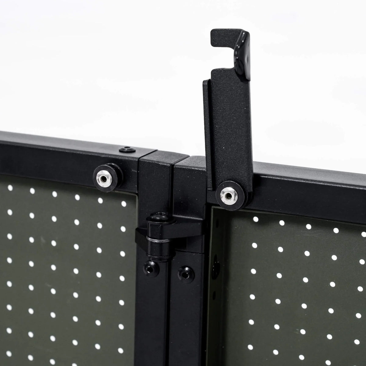 High-strength aluminum frame and heat-resistant desktop of Wild Land MTS series table