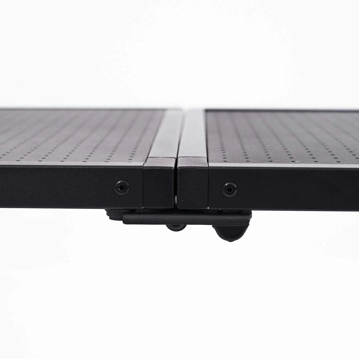 High-quality aluminum alloy frame and desktop detail of Wild Land MTS series table